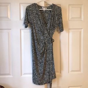 Motherhood maternity size M wrap dress